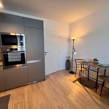 Krasny Utulny Byt S Balkonom A Parkovanim! Bratislava Exterior foto