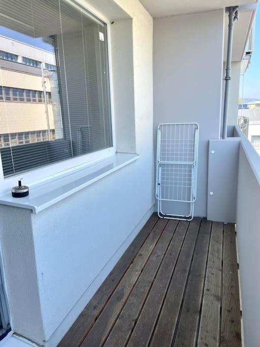 Krasny Utulny Byt S Balkonom A Parkovanim! Bratislava Exterior foto