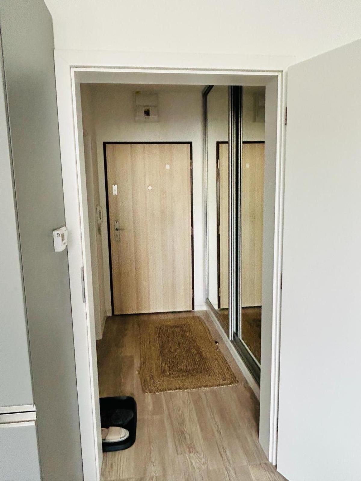 Krasny Utulny Byt S Balkonom A Parkovanim! Bratislava Exterior foto
